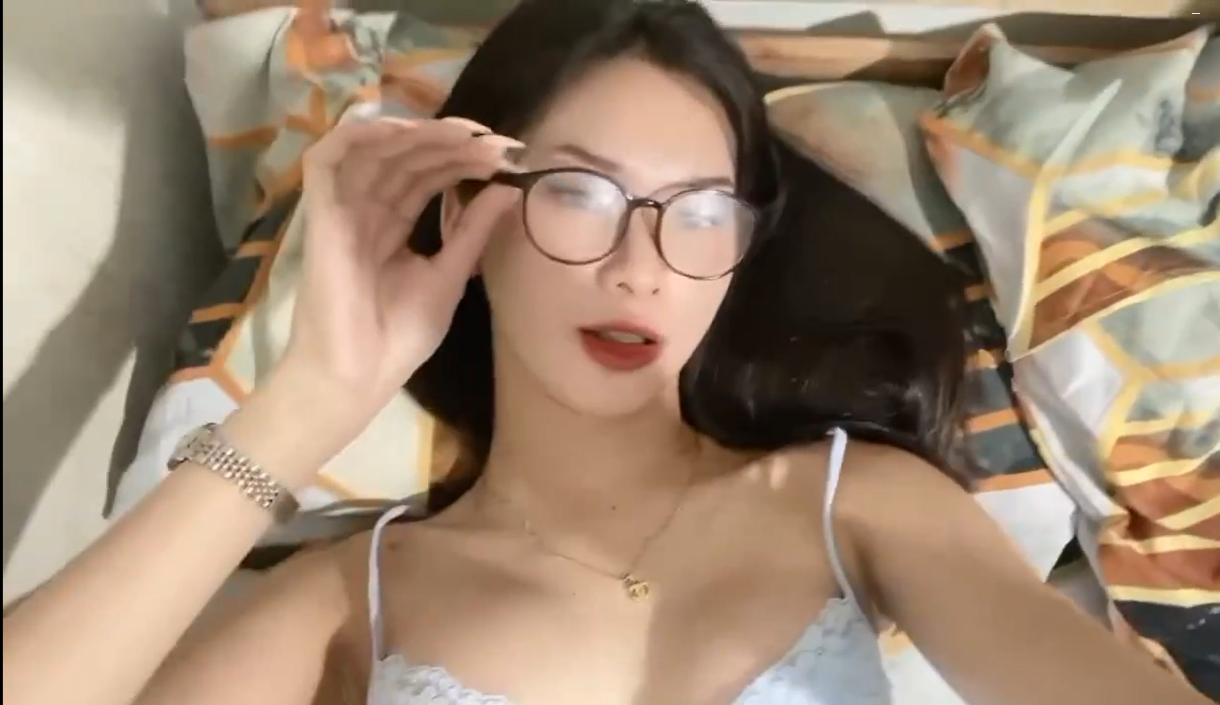 Em Xinh Vú To Còn Gì Để Chê Đụ Là Sướng