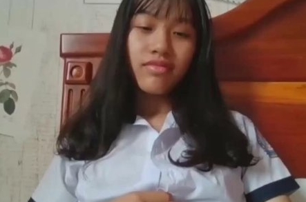 Nữ sinh dâm thủ dâm